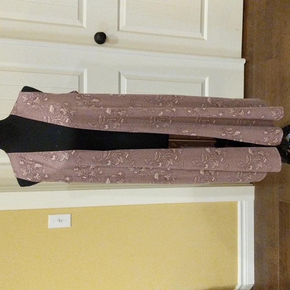 LuLaRoe Joy Mauve Floral Duster Vest with Side Slits